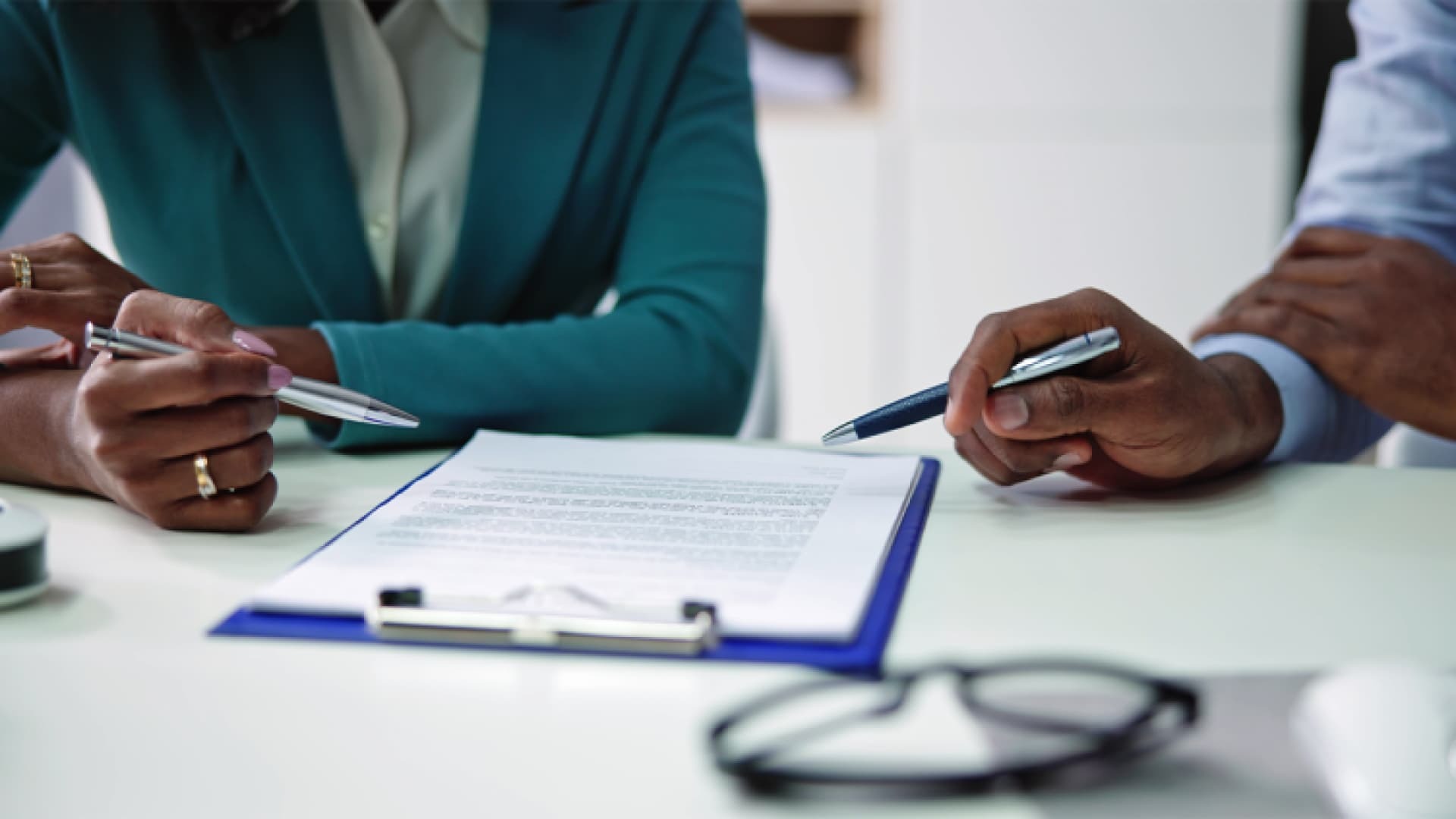Why SMEs Should Use Documents Drafted By An Advocate For Their Businesses